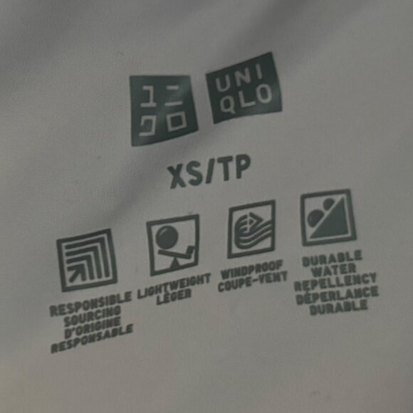 Uniqlo Seamless Down Short Coat in Light Grey - Picture 4 of 5